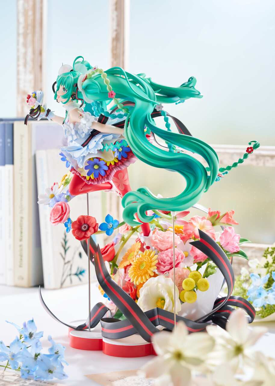 [Pre-order] 1/7 Hatsune Miku PVC - GSC Studio